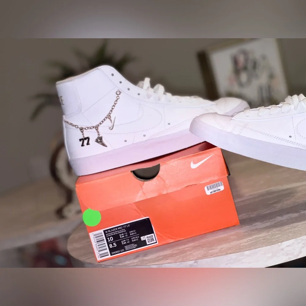 White Nike Blazers - Picture 4 of 8